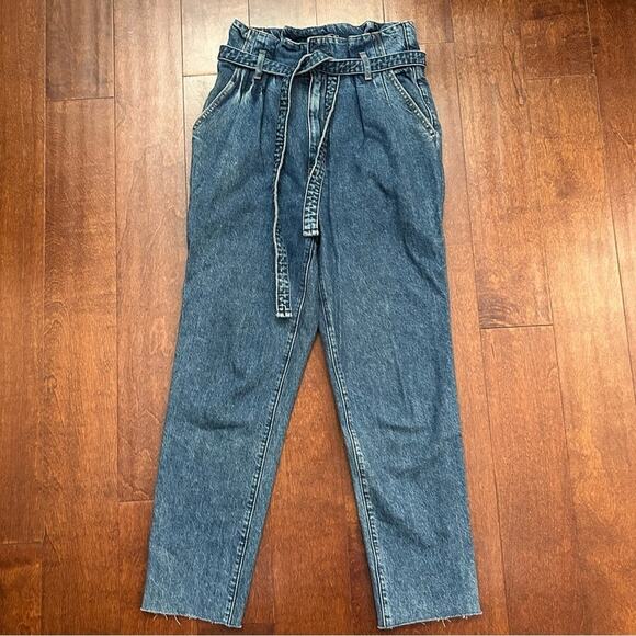 Abercrombie and Fitch High Waisted Paper Bag Mom Jeans with Belt, Size 27/4R - Picture 4 of 12